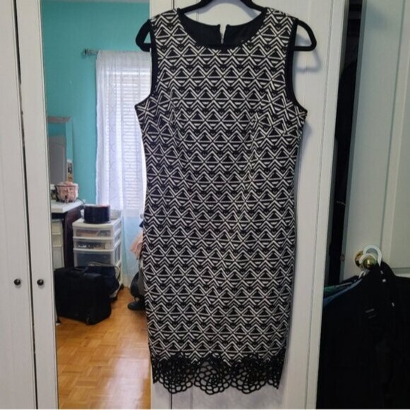 SEARS Geometric Laser Cut Lace Sleeveless Career Rose Floral Hem Midi Dress 10 - Picture 3 of 11